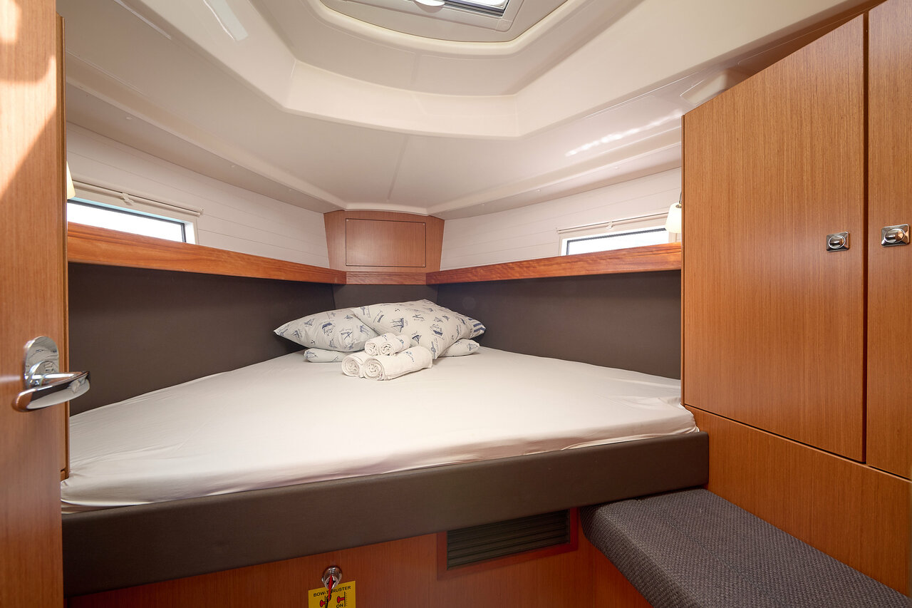 Photo #35 - Bavaria Cruiser 37 - 3 cab. (Toni) in Trogir - 34185