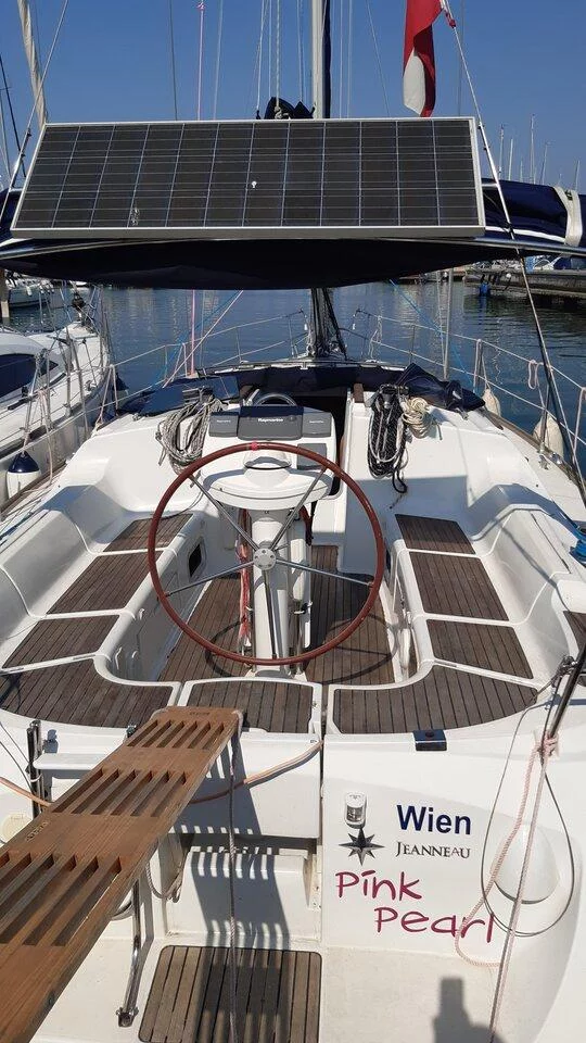 Sun Odyssey 37 (Pink Pearl)  - 2