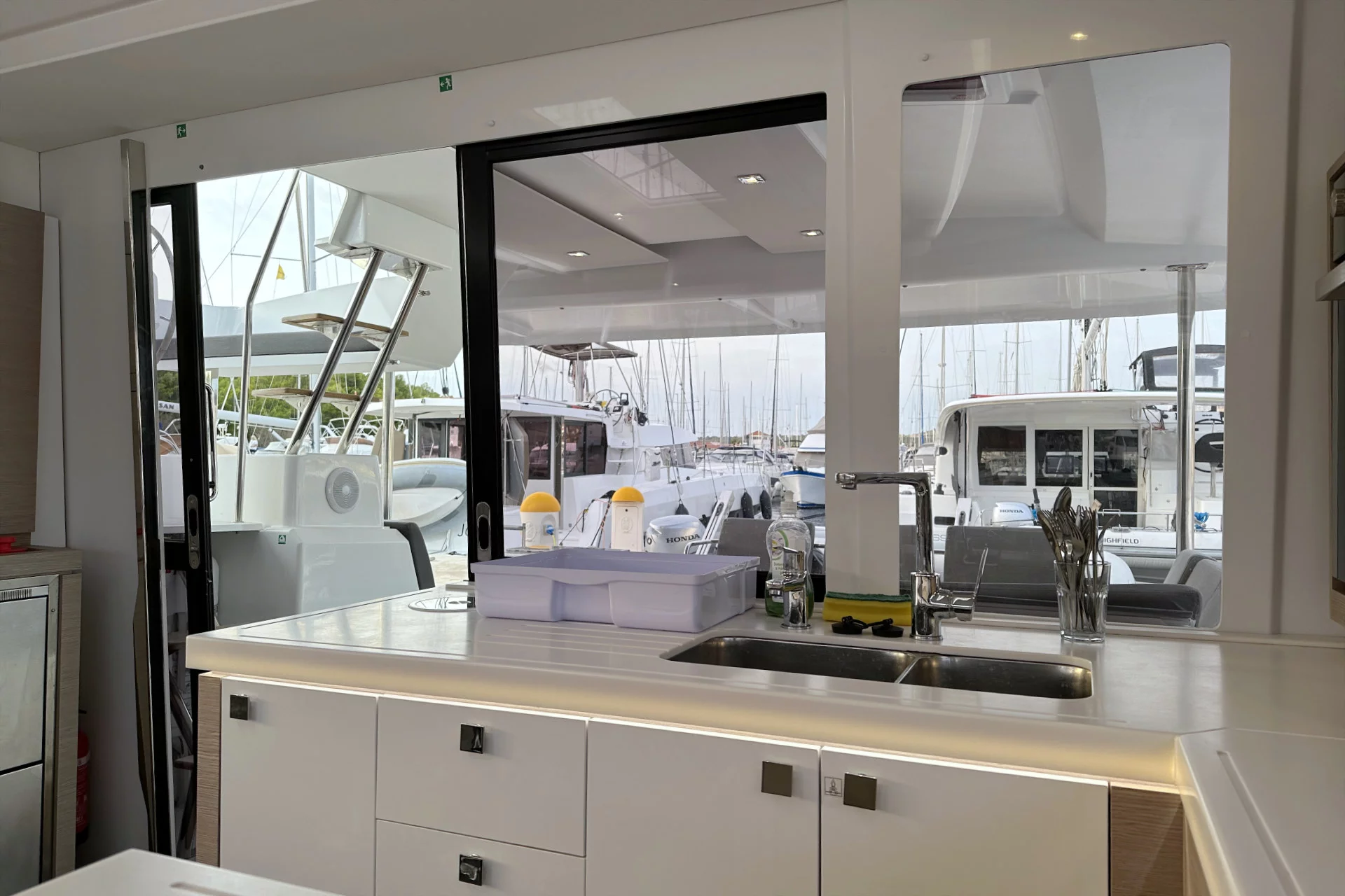 Fountaine Pajot Astrea 42 (Arisa)  - 13