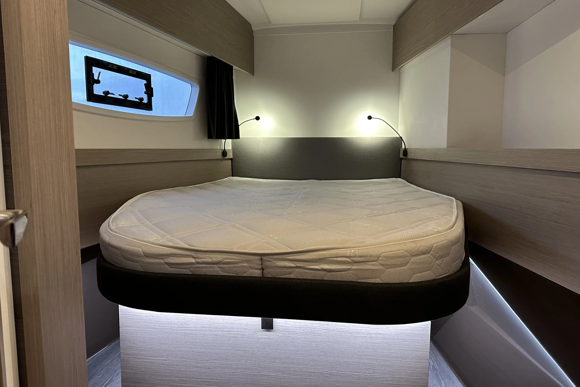 Fountaine Pajot Astrea 42 (Arisa)  - 16