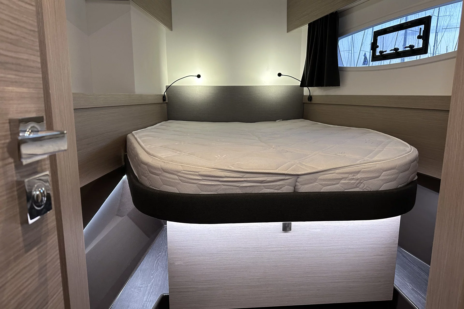 Fountaine Pajot Astrea 42 (Arisa)  - 18