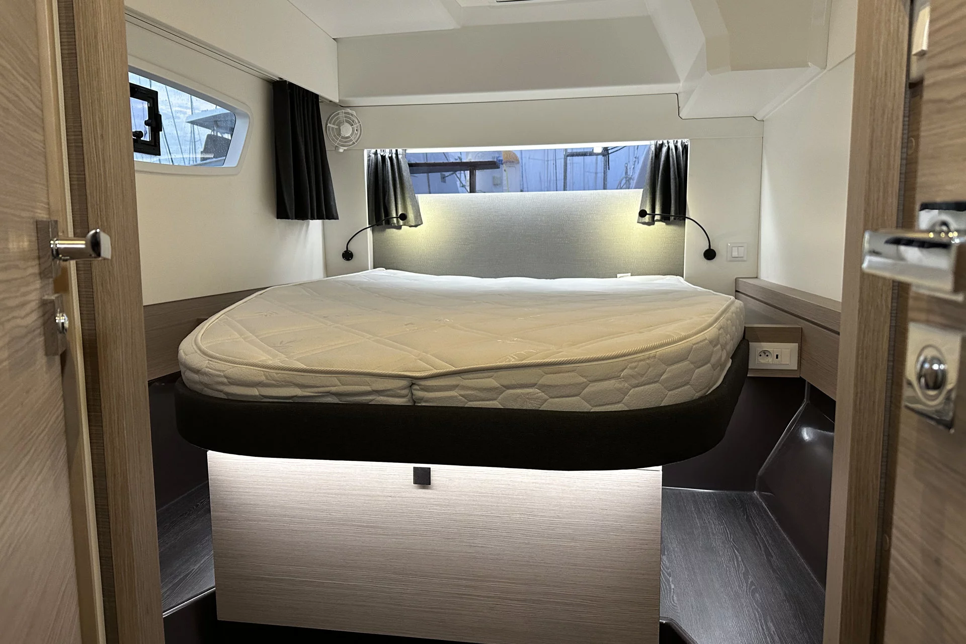 Fountaine Pajot Astrea 42 (Arisa)  - 19