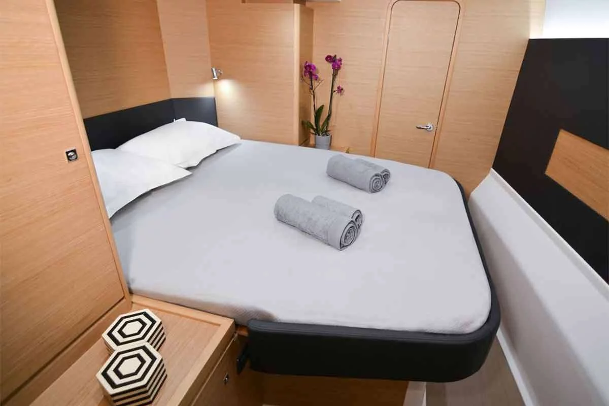 Dufour 48 Catamaran - 5 + 1 cab. (Jovy)  - 11