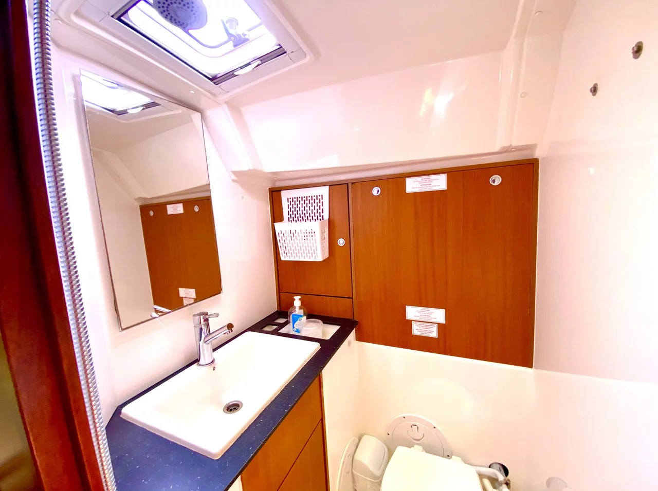 Bavaria Cruiser 40 (Priceless)  - 5