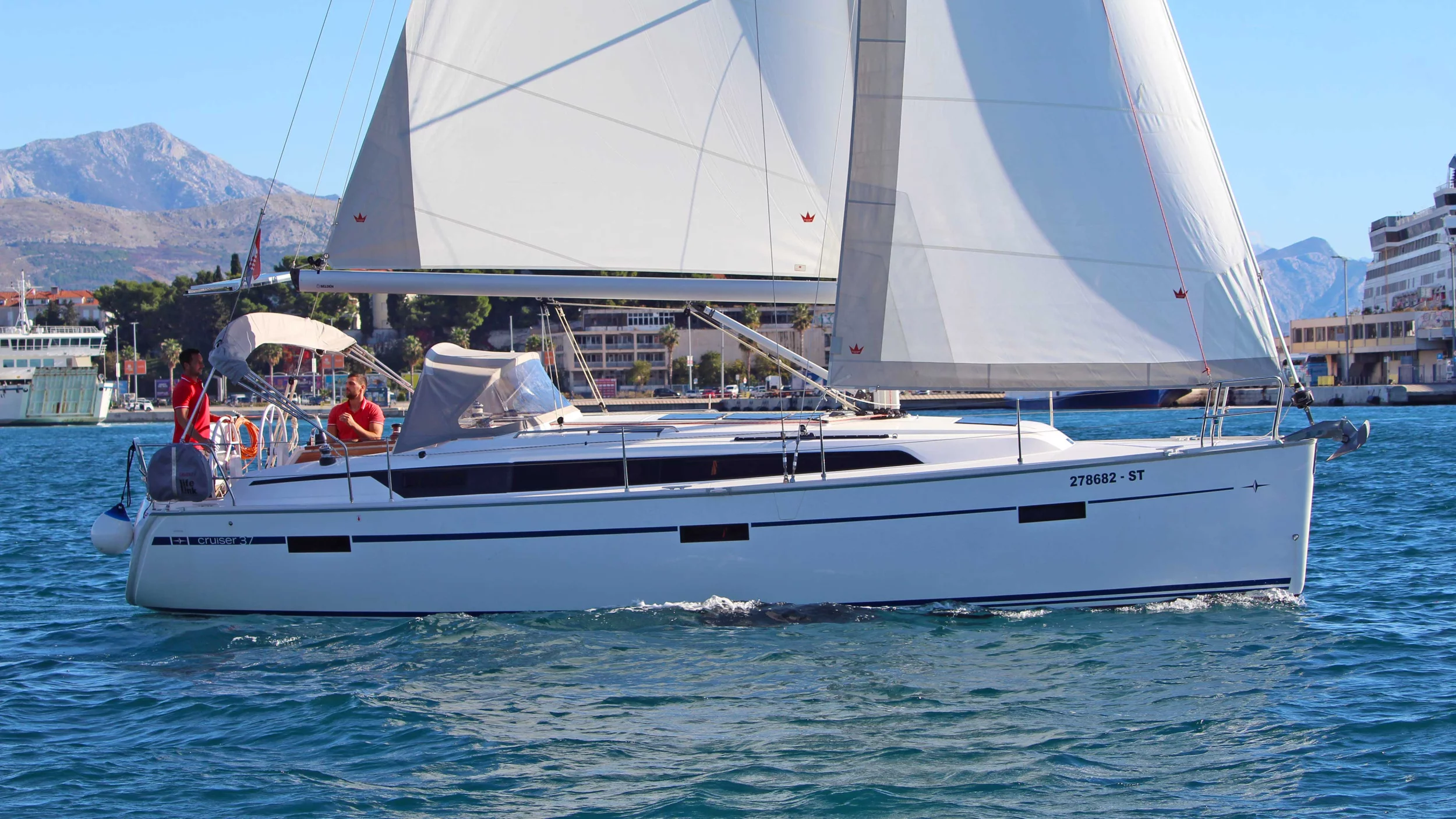 Bavaria Cruiser 37 - 3 cab. (Evala)  - 3