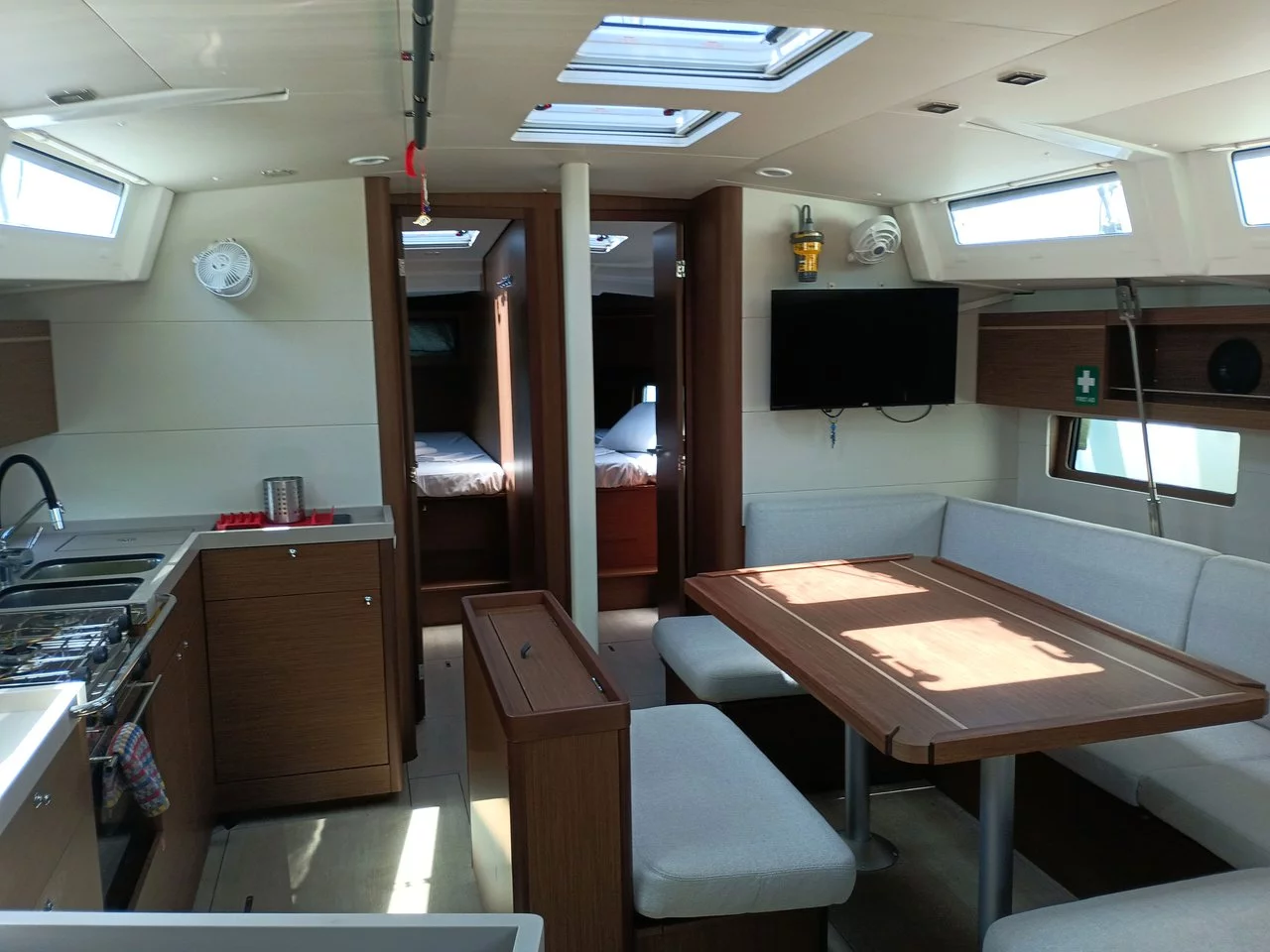 Oceanis 46.1 (Zoe)  - 4