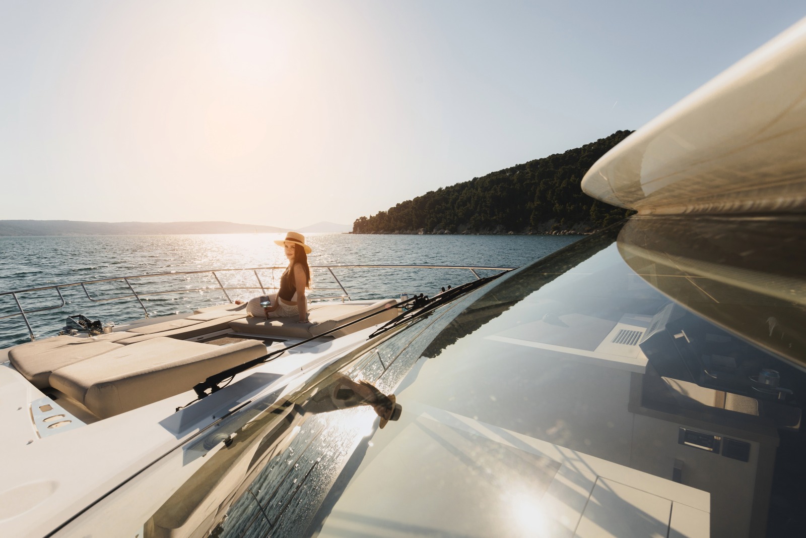 Photo #5 - Prestige 590 Flybridge - 3 + 1 cab. (Shaft) en Podstrana - 34256