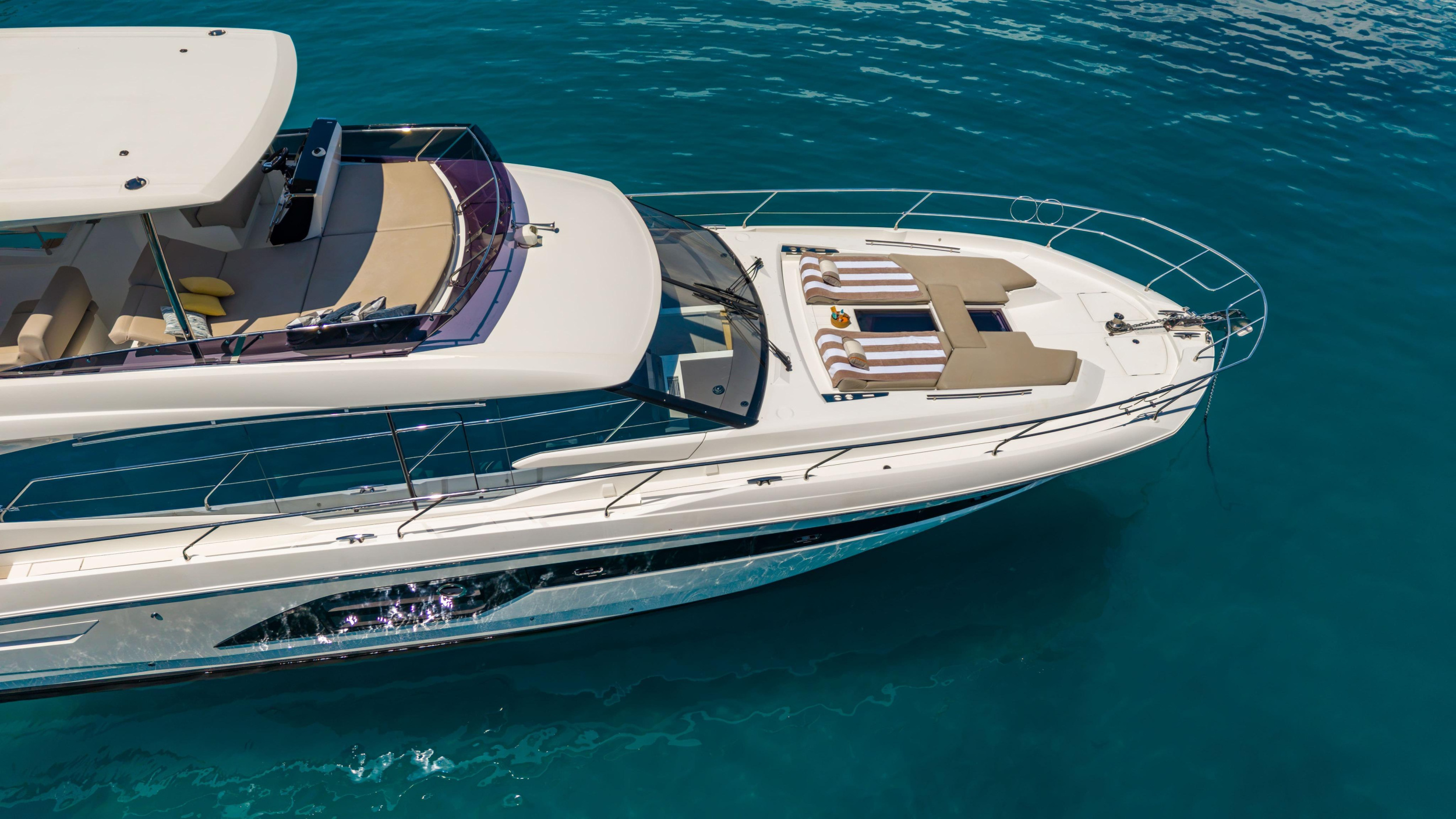 Prestige 590 Flybridge - 3 + 1 cab. — photo 7
