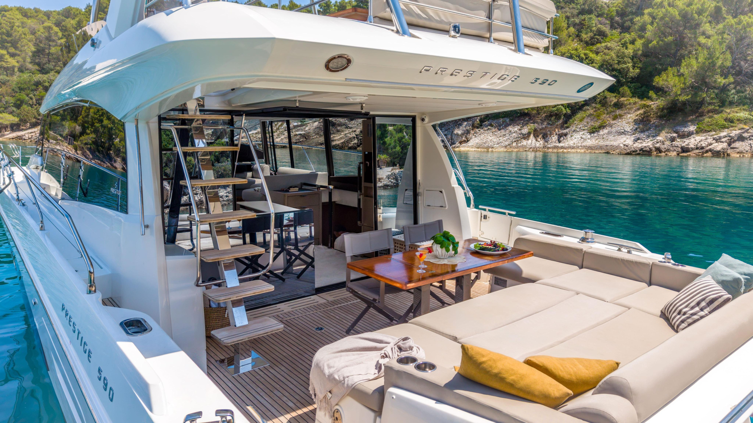 Prestige 590 Flybridge - 3 + 1 cab. — photo 9