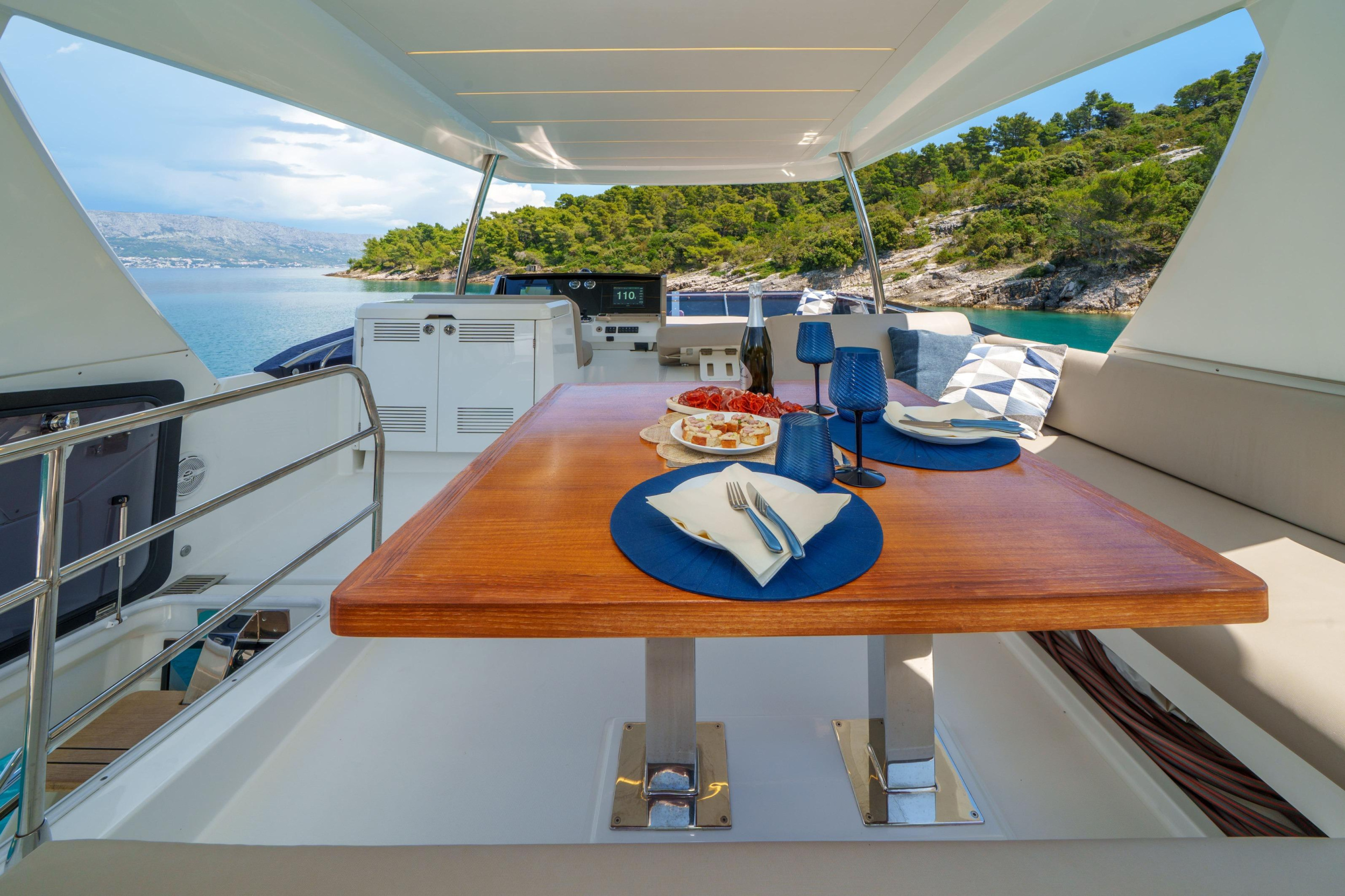 Prestige 590 Flybridge - 3 + 1 cab. — photo 15