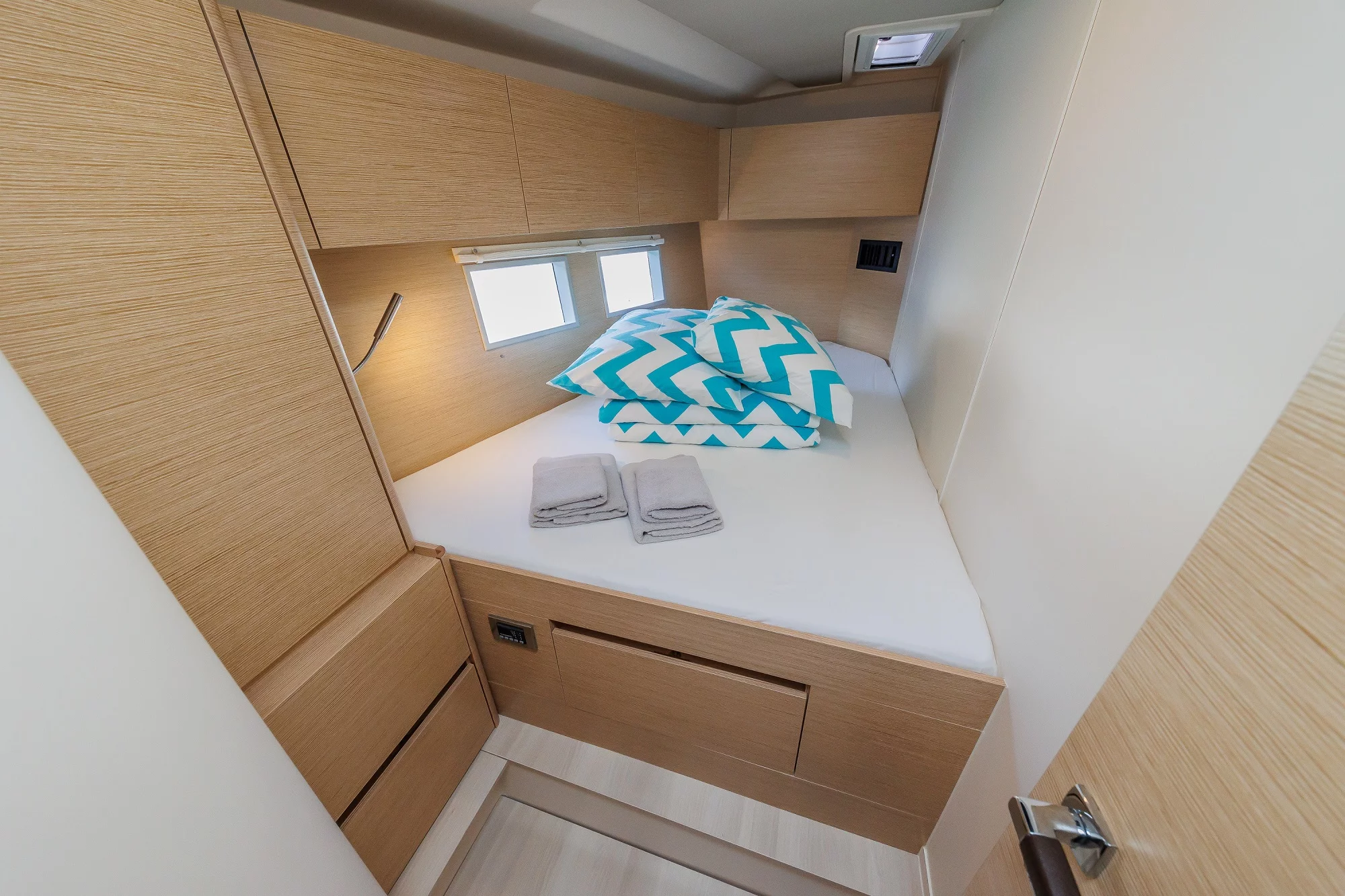 Hanse 588 - 4 + 1 cab. (Mischief 2.0)  - 17