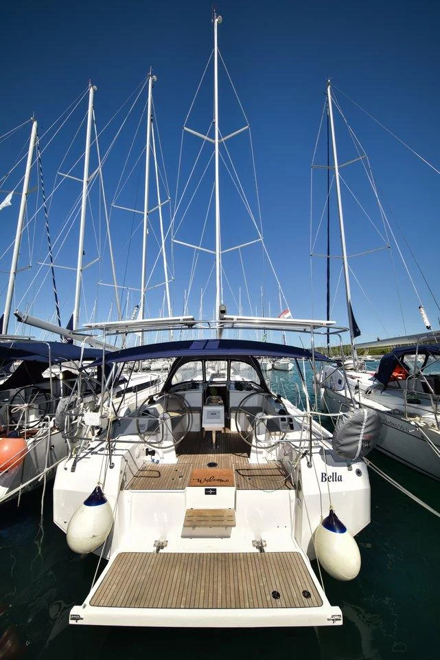 Bavaria C42 (Bella)  - 2