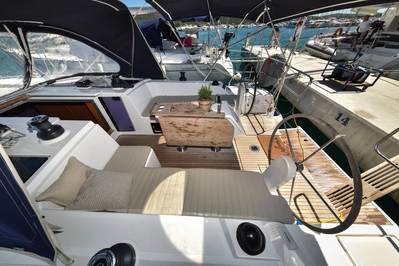 Bavaria C42 (Bella)  - 9