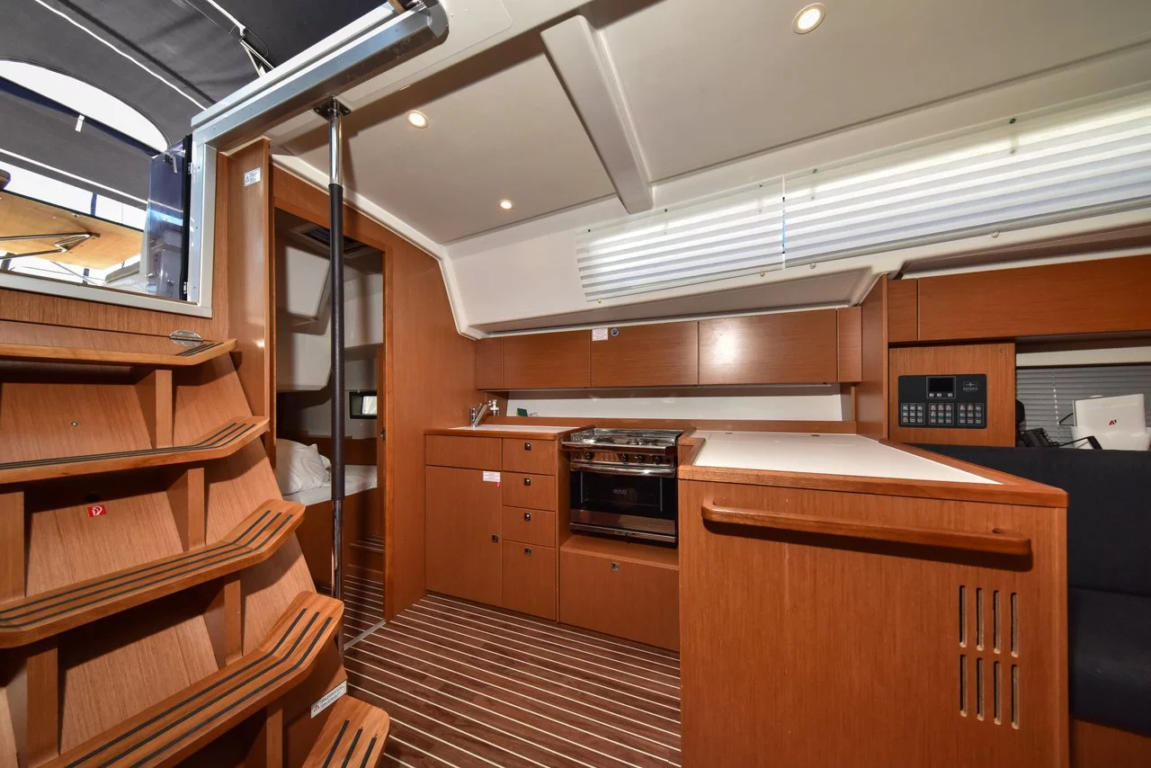 Bavaria C42 (Bella)  - 16