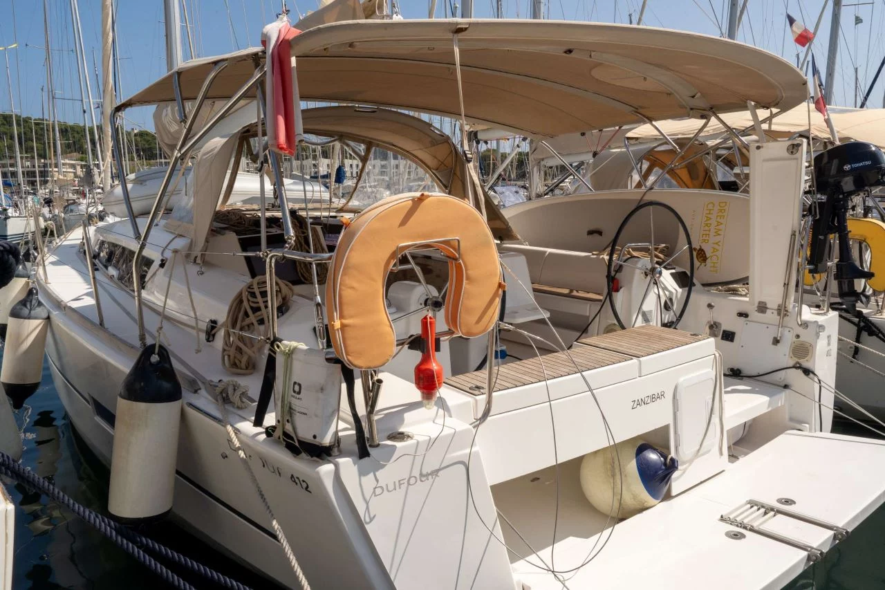 Dufour 412 (ZANZIBAR)  - 2