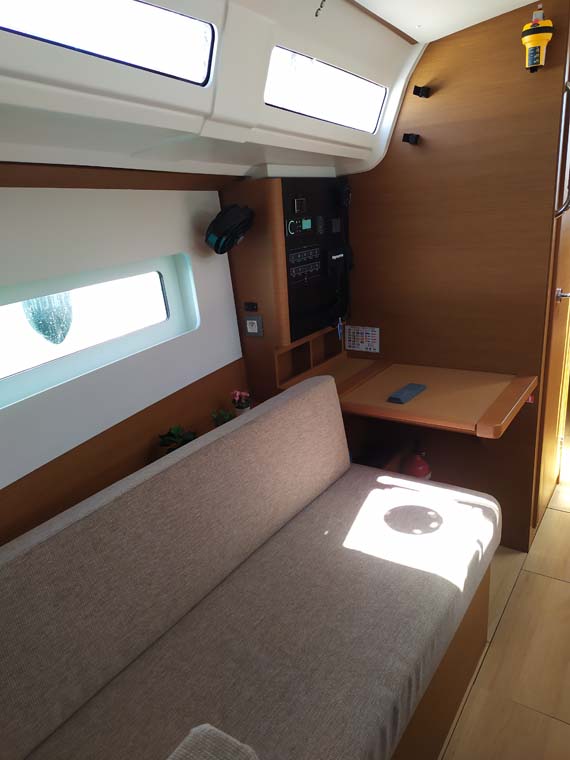 Photo #8 - Sun Odyssey 380 (Bright Elli) in Trogir - 34305
