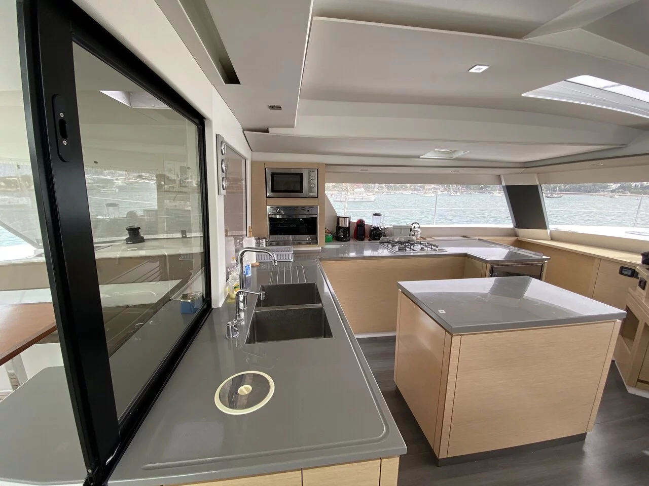 Fountaine Pajot Saba 50 - 4 + 2 cab. (Sunshine Reggae)  - 11