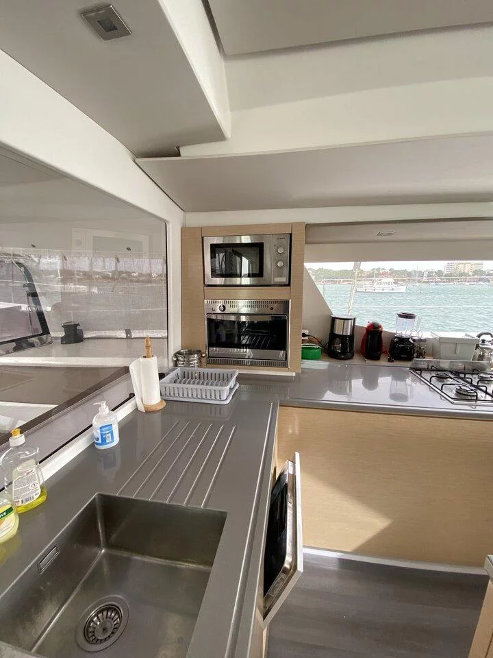 Fountaine Pajot Saba 50 - 4 + 2 cab. (Sunshine Reggae)  - 14