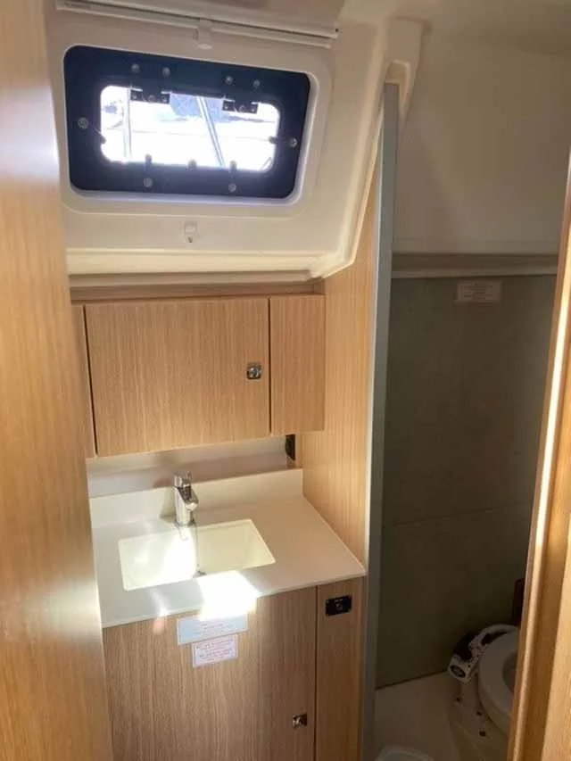 Bavaria C42 (Sideways)  - 10