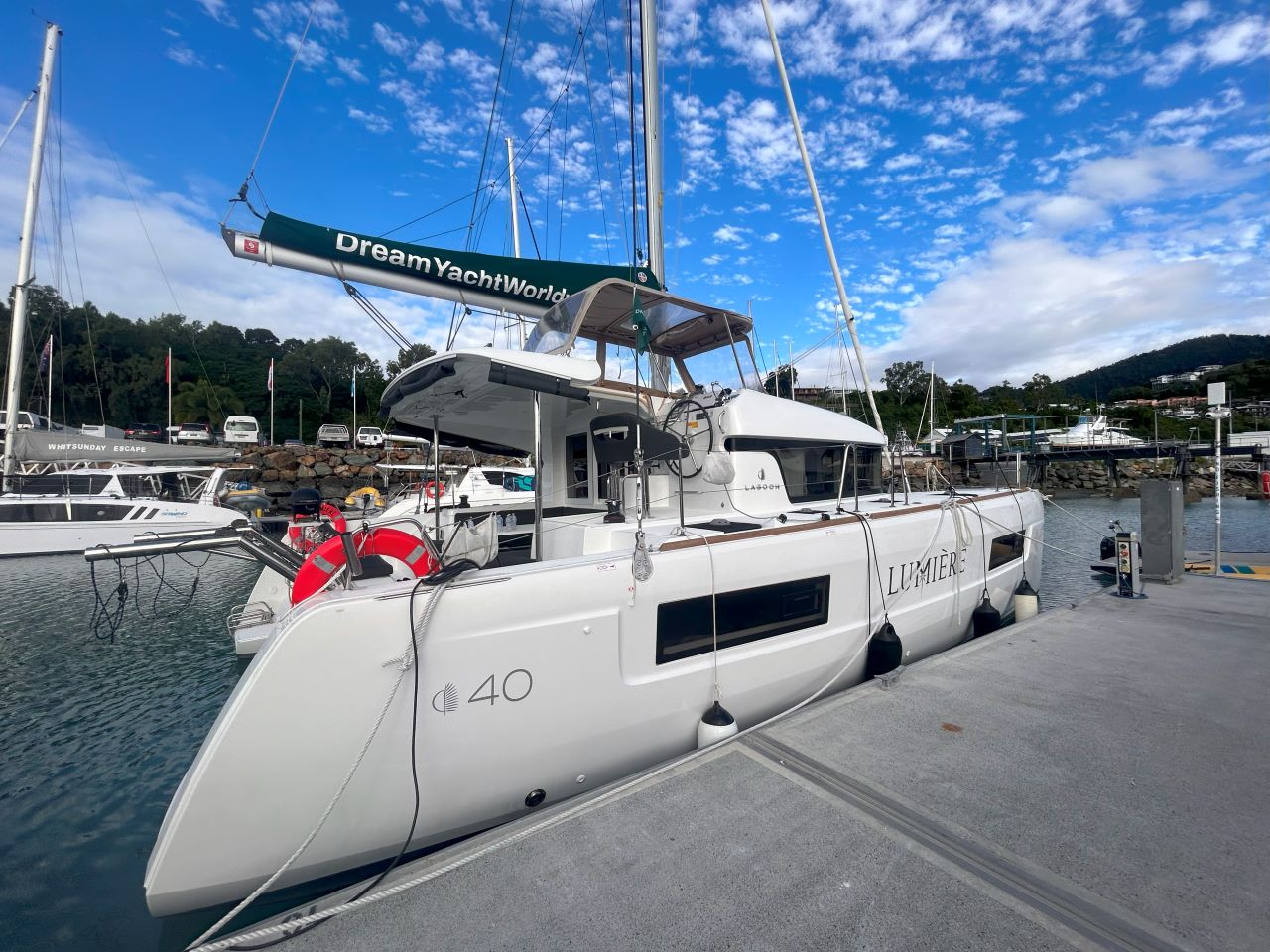 Photo #1 - Lagoon 40 - 4 cab. (LUMIERE) in Airlie Beach - 34349