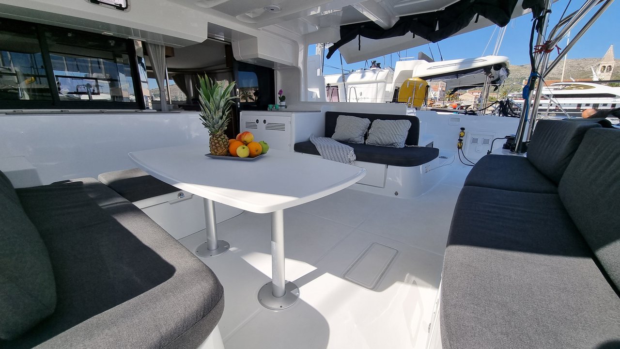 Photo #8 - Lagoon 46 - 4 + 2 cab. (Magic Point) en Trogir - 34376