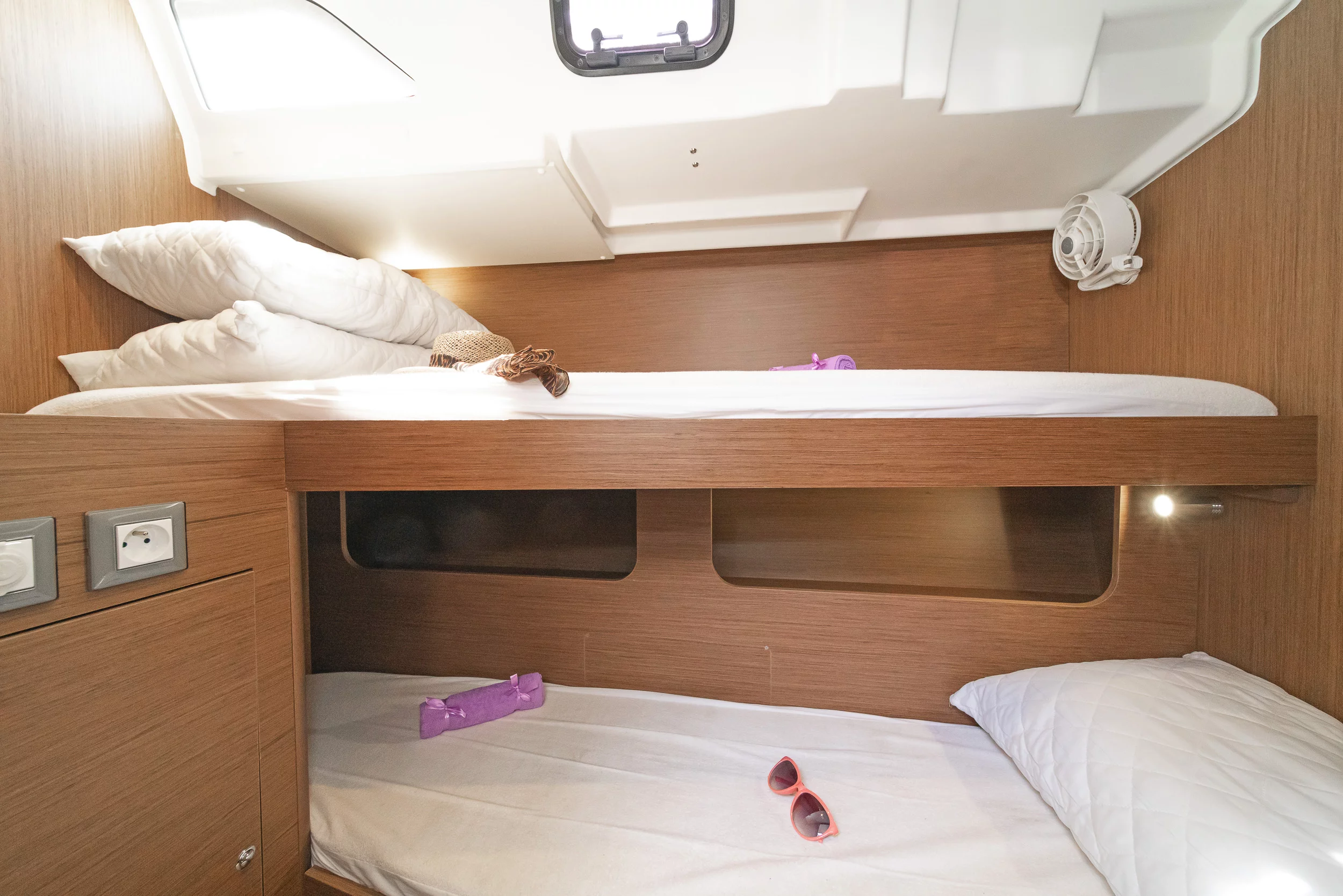 Oceanis 51.1 - 5 + 1 cab. (Freyja)  - 11