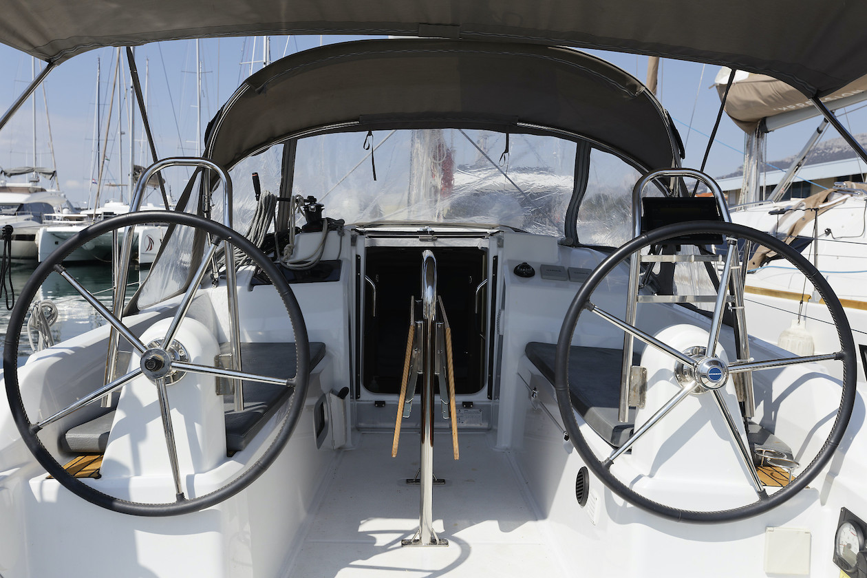 Photo #3 - Oceanis 30.1 (Maja) in Kastela - 34405