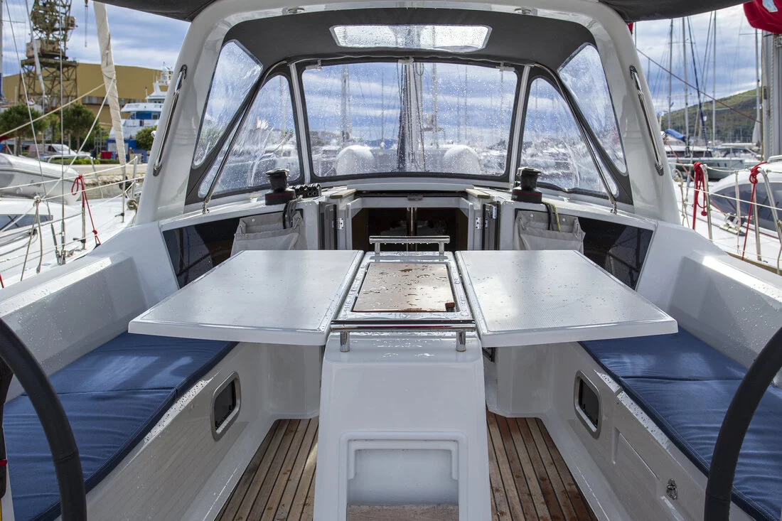 Oceanis 38.1 (Bellagio)  - 2