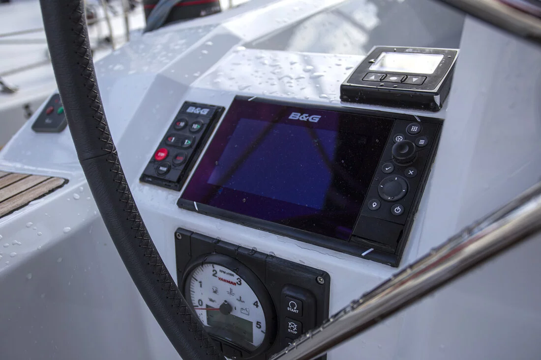 Oceanis 38.1 (Bellagio)  - 9
