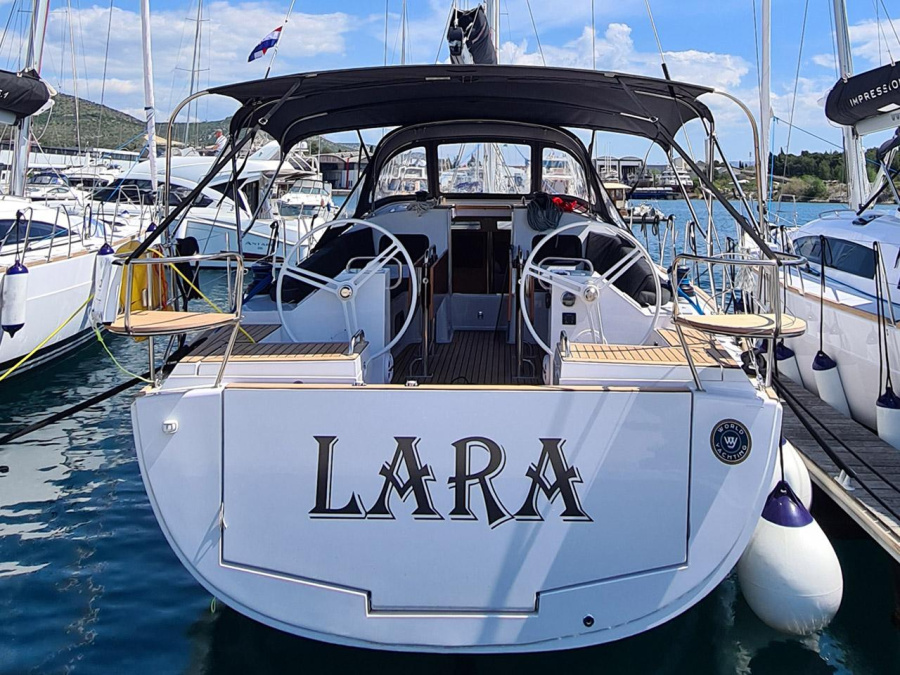 Lara - 0