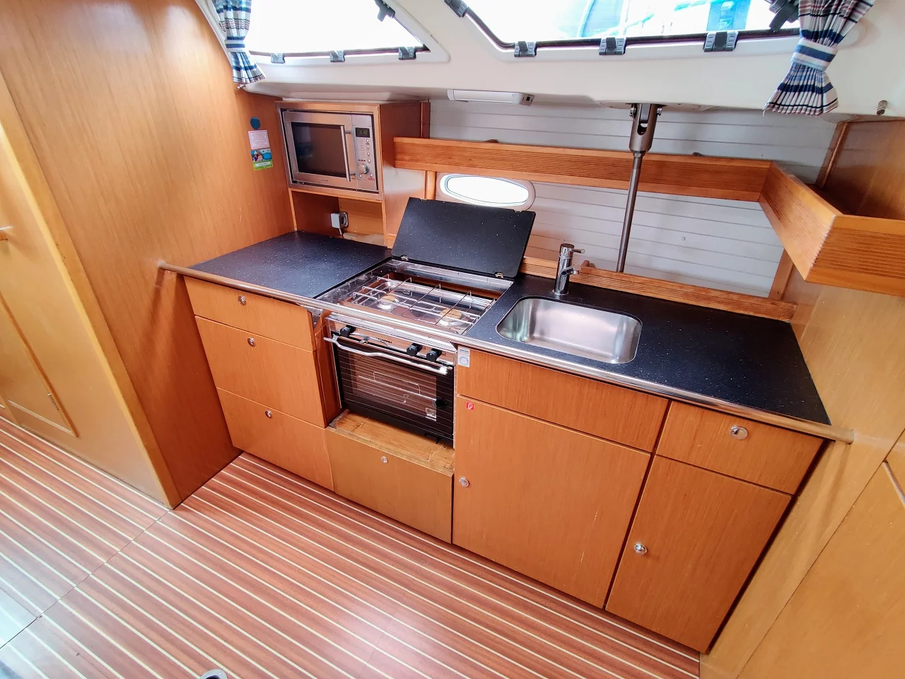 Bavaria 47 Cruiser (Gin & Tonic)  - 8