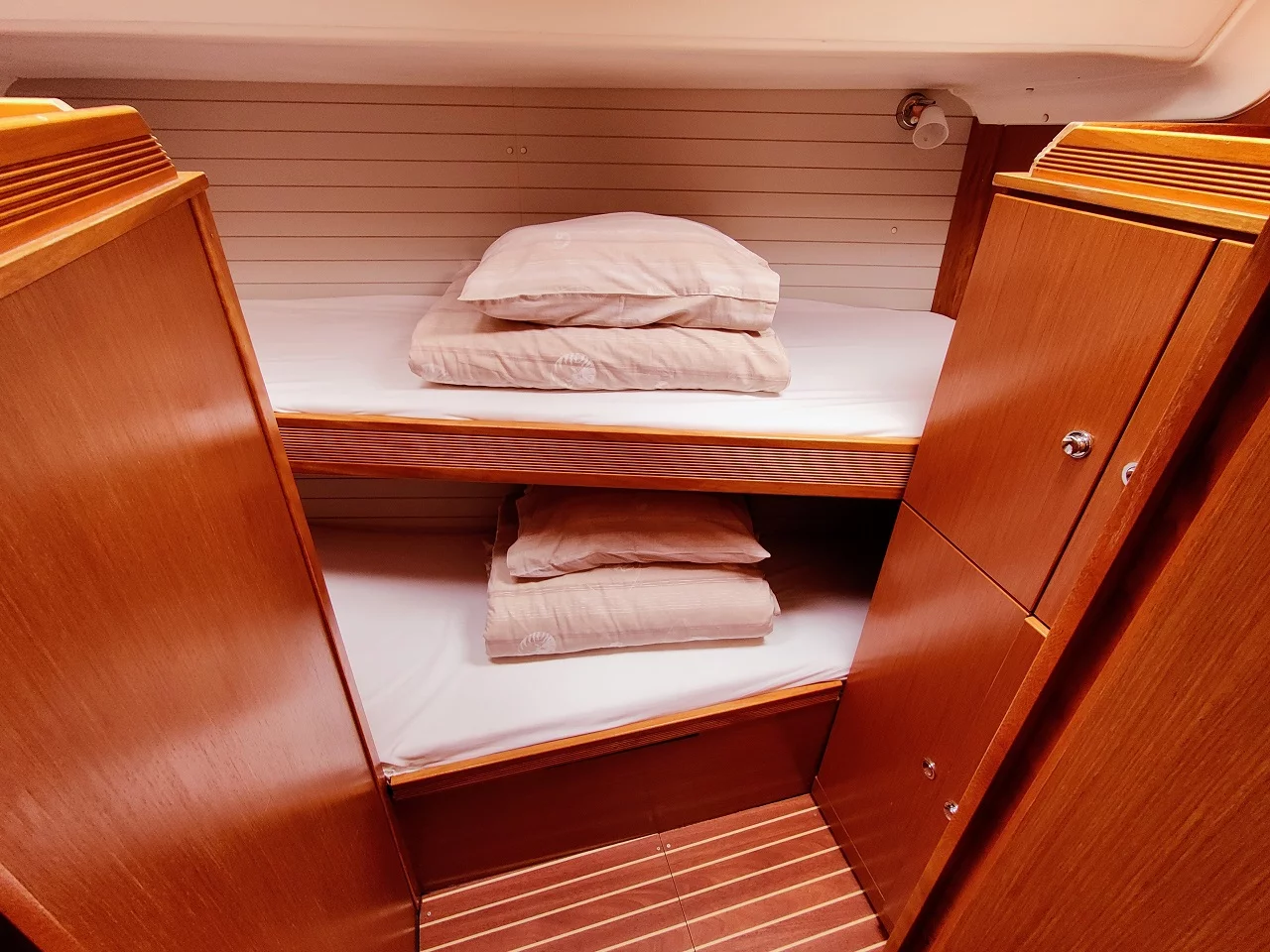 Bavaria 47 Cruiser (Gin & Tonic)  - 13