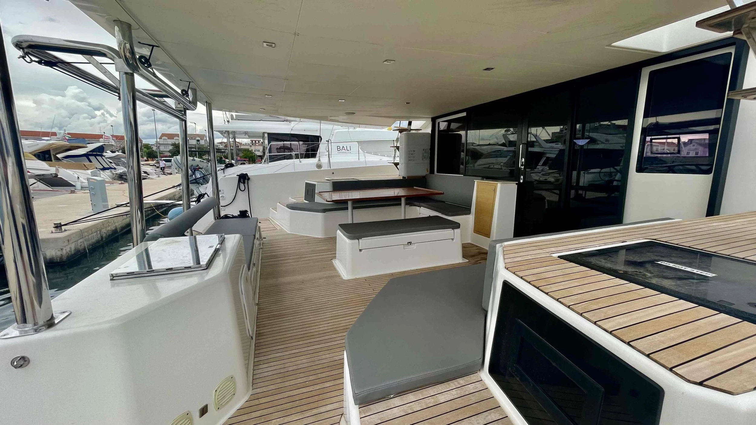 Dufour 48 Catamaran - 5 + 1 cab. (Nirvana)  - 17