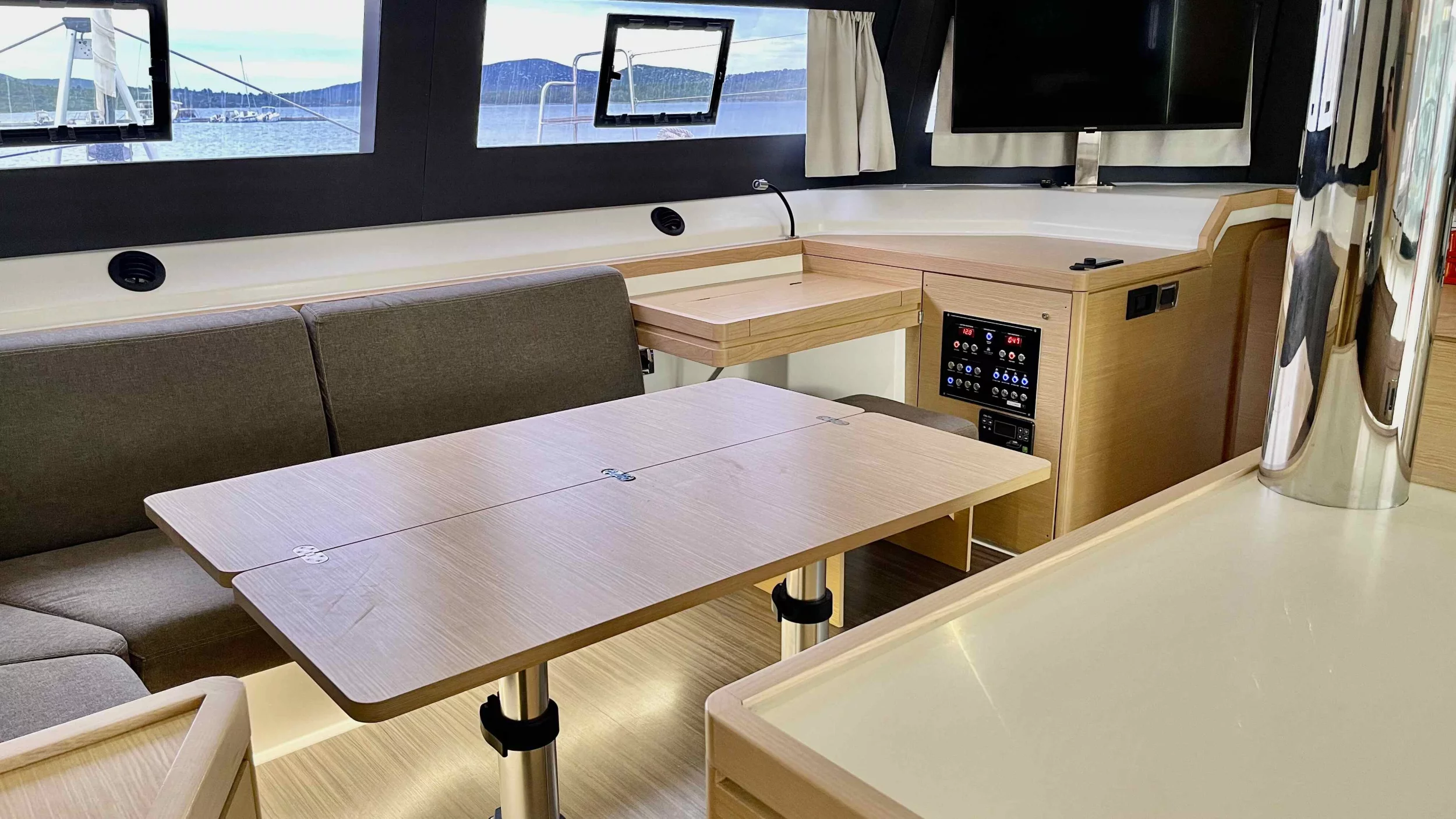 Dufour 48 Catamaran - 5 + 1 cab. (Nirvana)  - 35