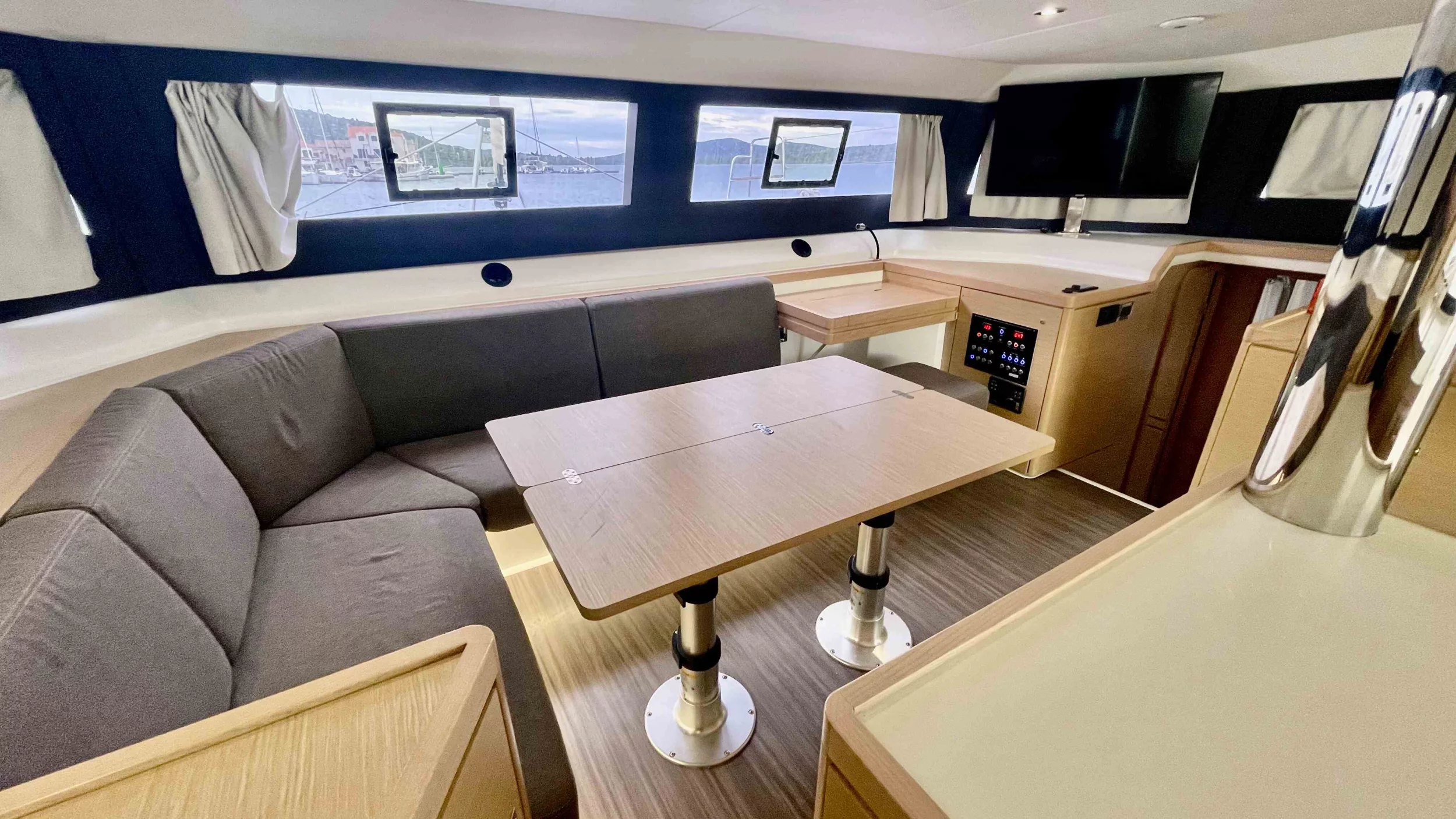 Dufour 48 Catamaran - 5 + 1 cab. (Nirvana)  - 36