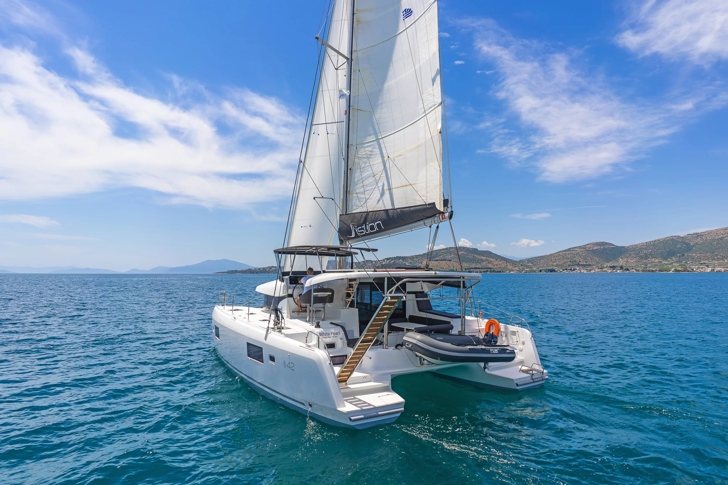 Lagoon 42 - 4 + 2 cab. (White Pearl)  - 11