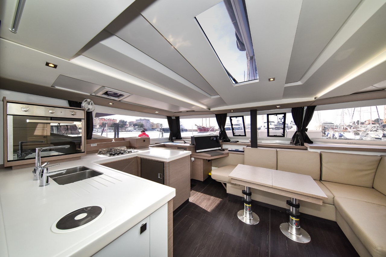 Photo #11 - Fountaine Pajot Astrea 42 - 4 + 2 cab. (Le Bart) en Zadar - 34585