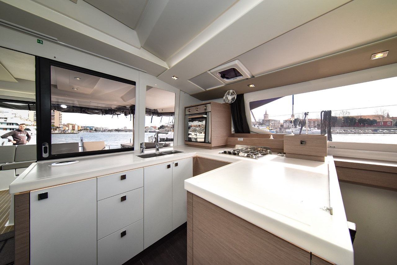 Photo #15 - Fountaine Pajot Astrea 42 - 4 + 2 cab. (Le Bart) en Zadar - 34585
