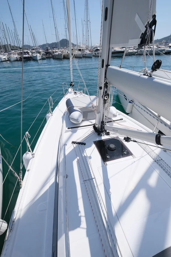Bavaria C38 (Coral)  - 3
