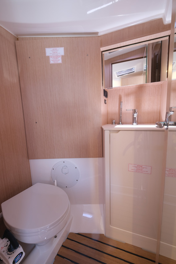 Photo #14 - Bavaria C38 (Coral) in Gocek - 34586
