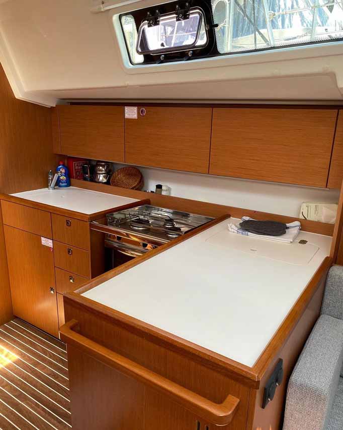 Bavaria C38 — photo 5