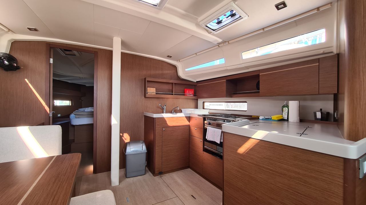 Photo #11 - Oceanis 40.1 - 3 cab. (NUVOLA) in Dubrovnik - 34658
