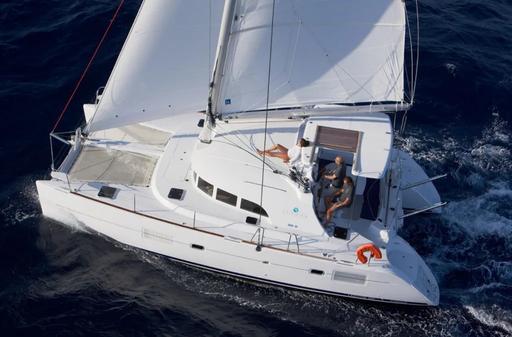 Photo #3 - Lagoon 380 S2 - 4 + 2 cab. (Why Knot) en Lefkada - 34670
