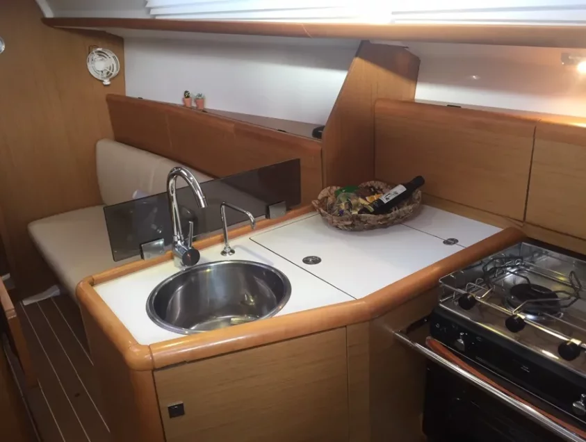 Sun Odyssey 33i (Carry On)  - 5