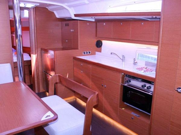 Photo #5 - Dufour 430 GL (Tahiri - bareboat) in Naples - 34685