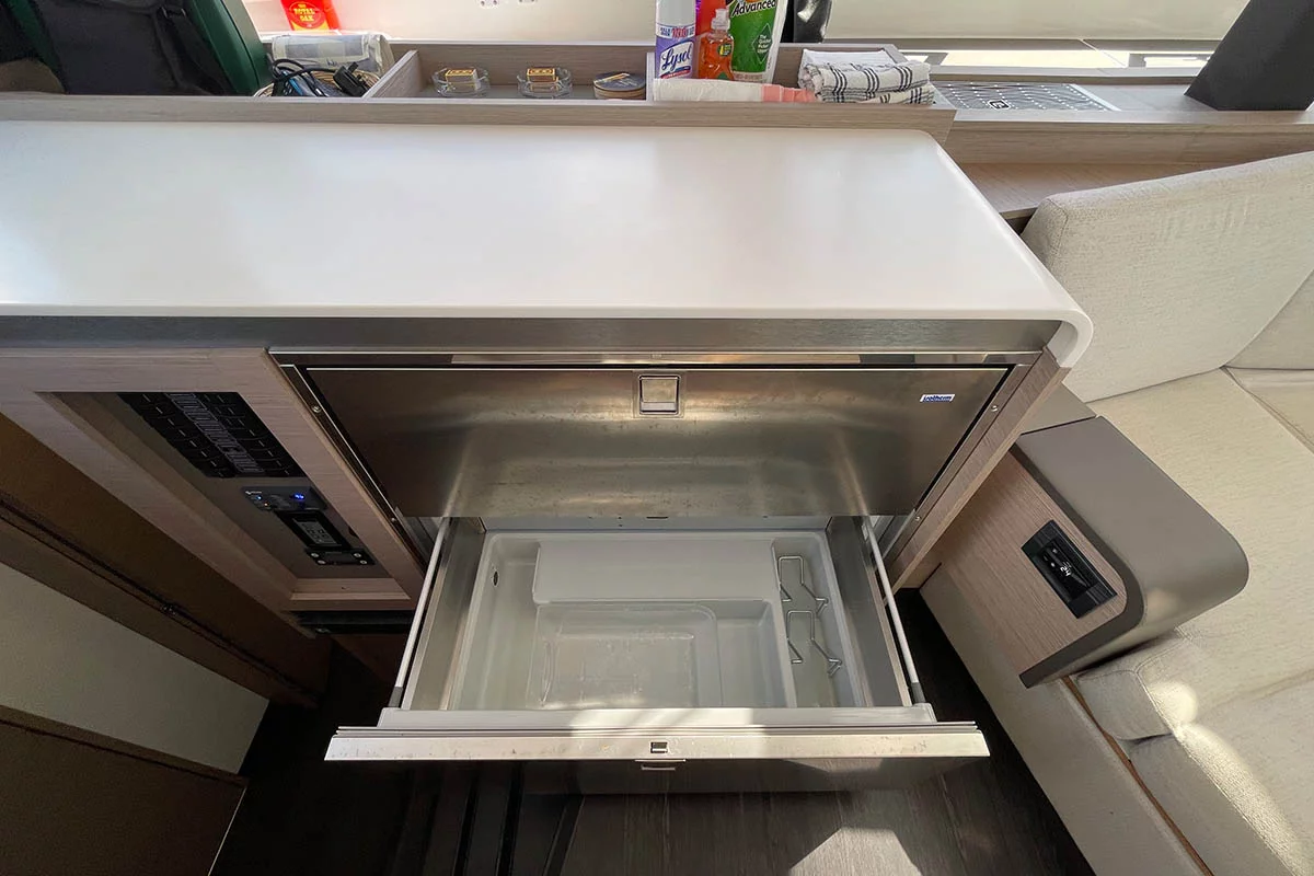 Fountaine Pajot Tanna 47 - 5 + 1 cab. (Knotty Cat (Forever Young))  - 2