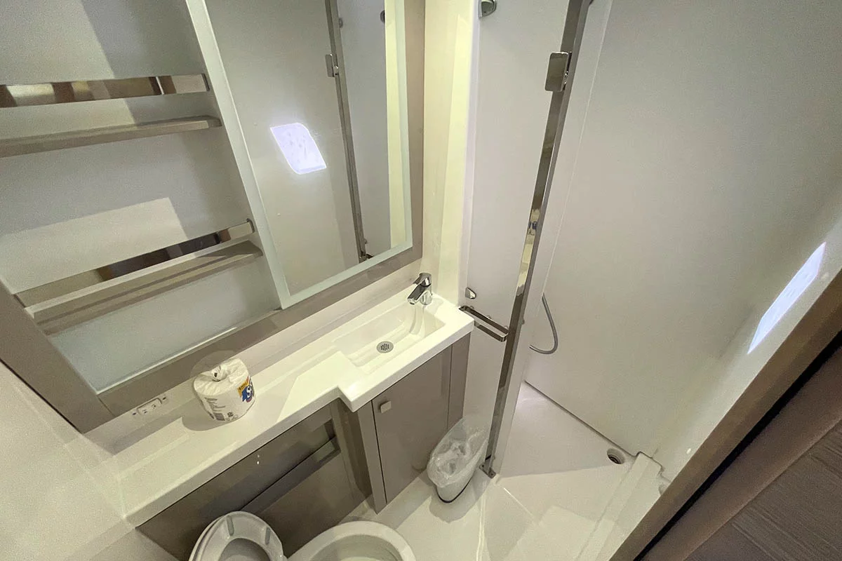 Fountaine Pajot Tanna 47 - 5 + 1 cab. (Knotty Cat (Forever Young))  - 22