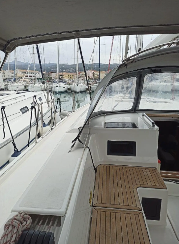 Photo #3 - Bavaria C45 - 4 cab. (Nutmeg) in Lefkada - 34736