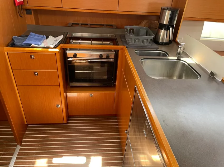 Bavaria C45 - 4 cab. (Nutmeg)  - 5