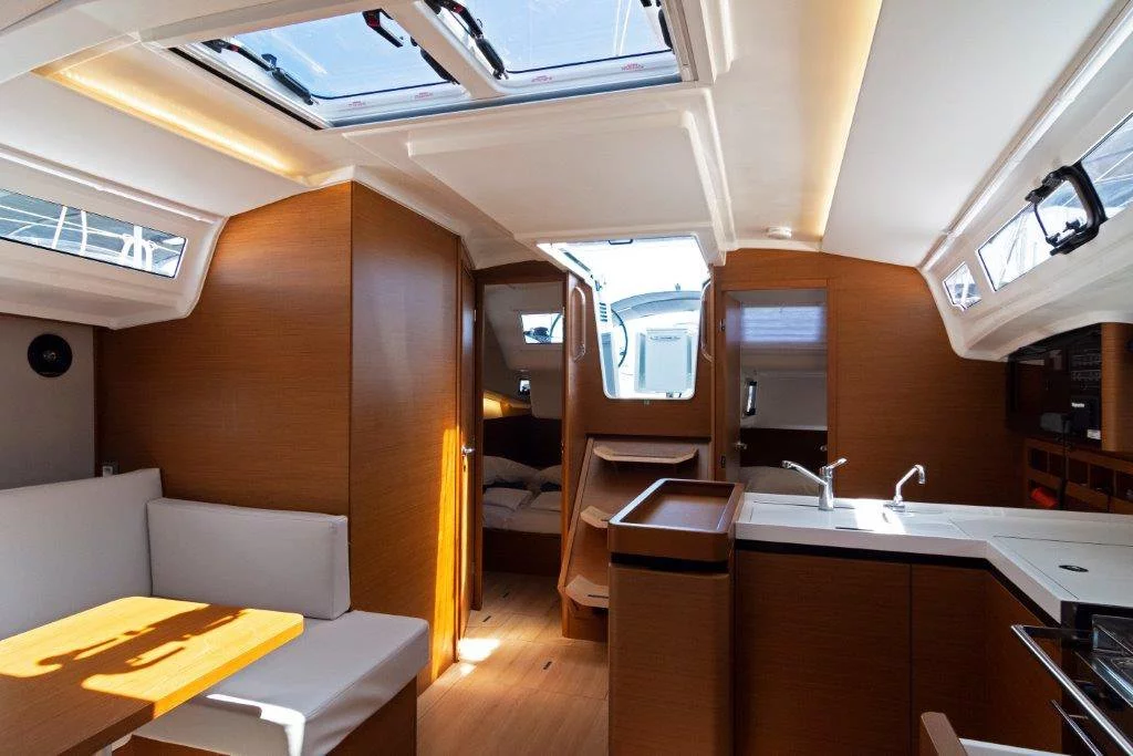 Sun Odyssey 410 - 3 cab. (Shaken Not Stirred)  - 12